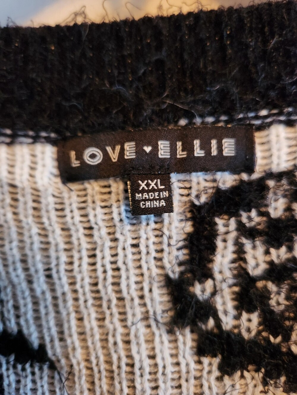 Love Ellie Black And White Rose Cardigan Women's Size XXL - Picture 4 of 4